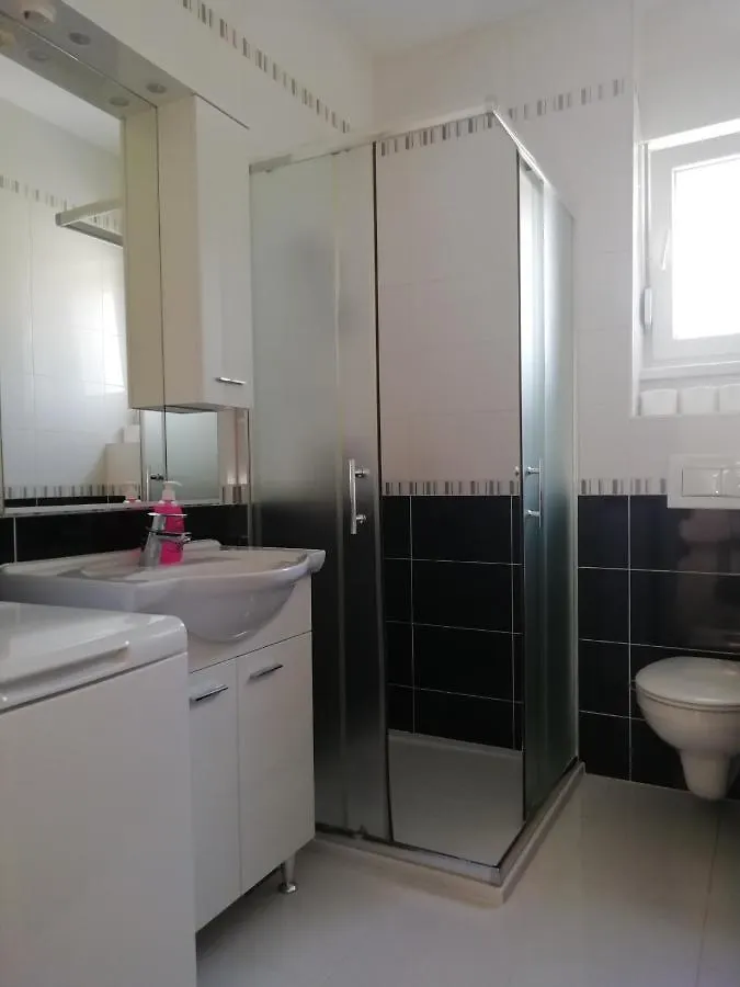 Apartment Silvana Trogir 0*,
